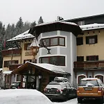 Kirchenwirt Hotel Lackenhof