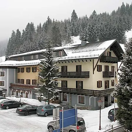 Kirchenwirt Hotel 3*