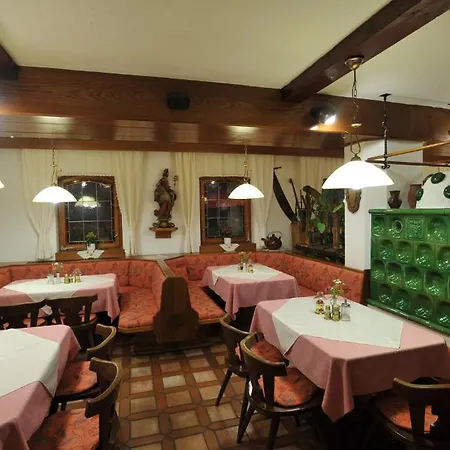 Hotel Kirchenwirt Lackenhof