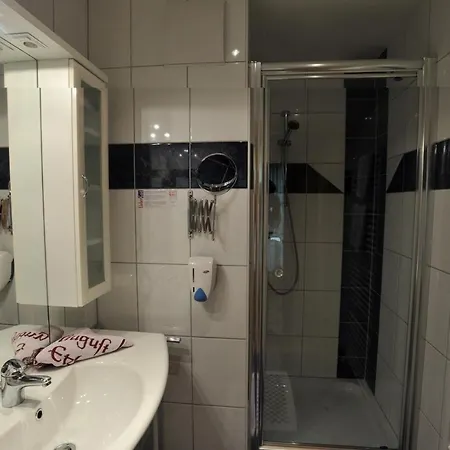 Kirchenwirt Otel Lackenhof