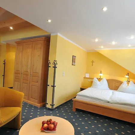 Kirchenwirt 3* Lackenhof