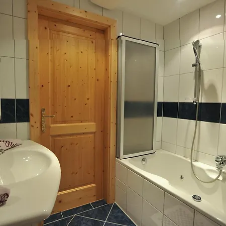 Kirchenwirt Otel Lackenhof