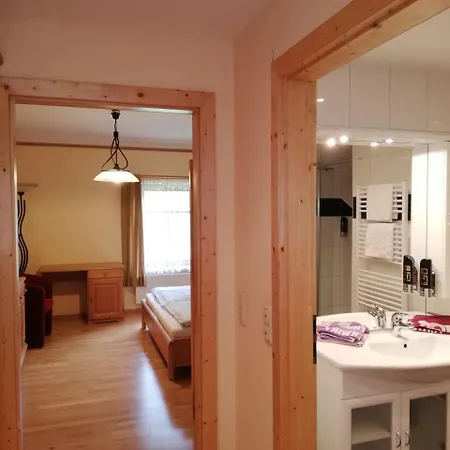 Hotel Kirchenwirt Lackenhof