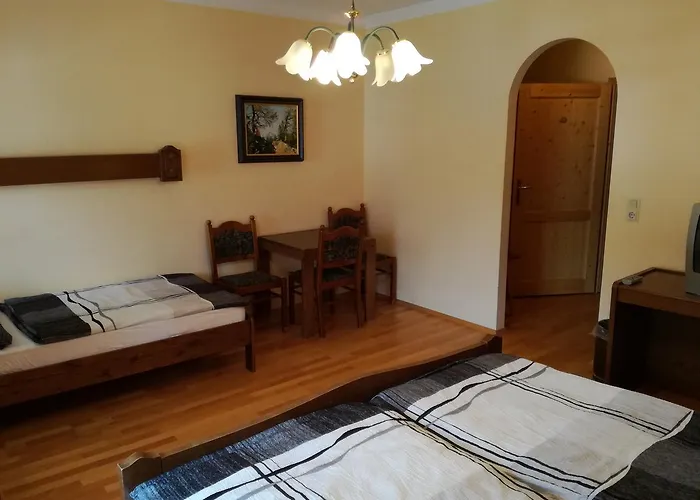 Kirchenwirt 3* Lackenhof